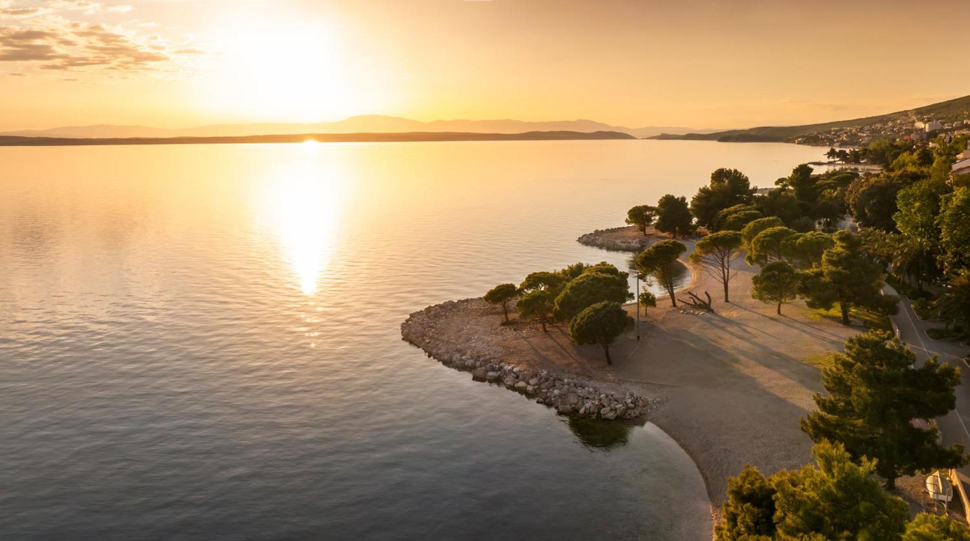 Aminess Younique Narrivi Hotel Crikvenica Bagian luar foto